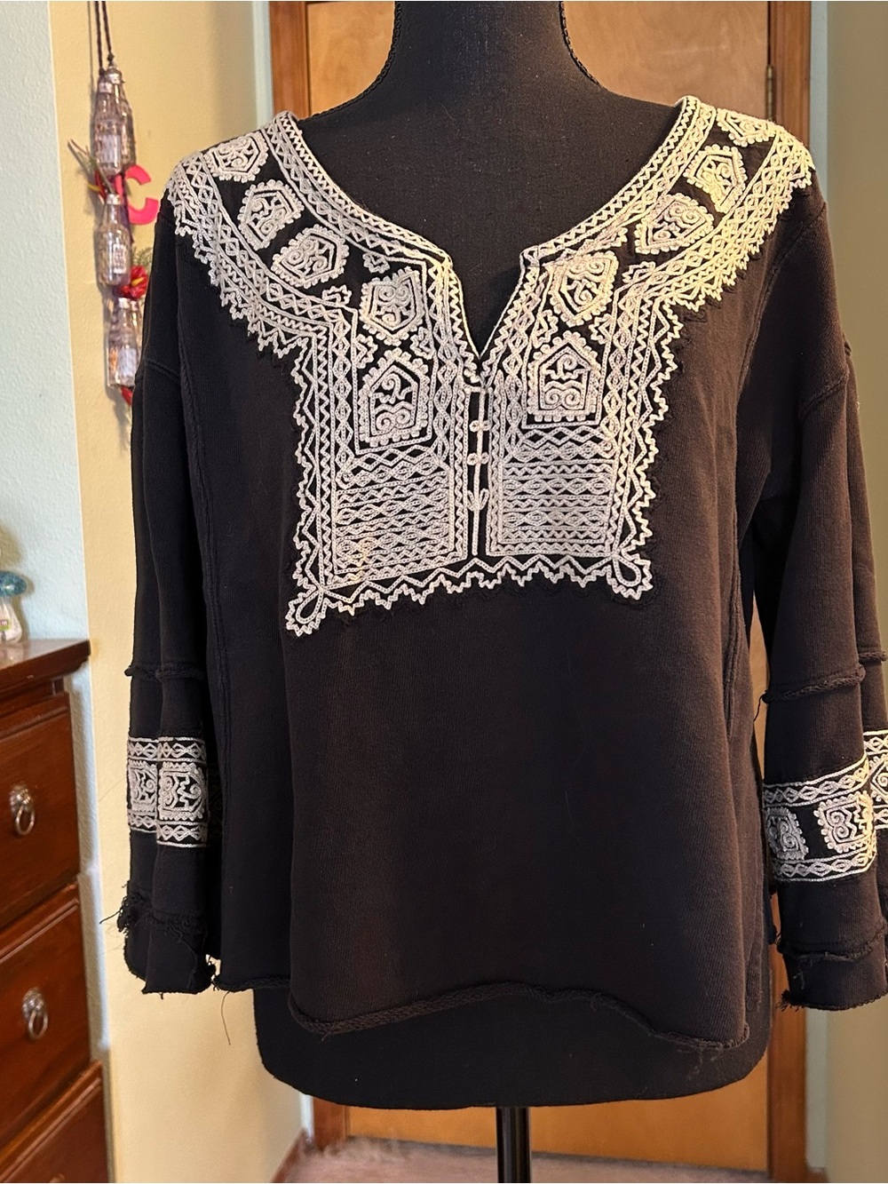 Free People Santa Maria pullover black & cream geometric embroidery size M